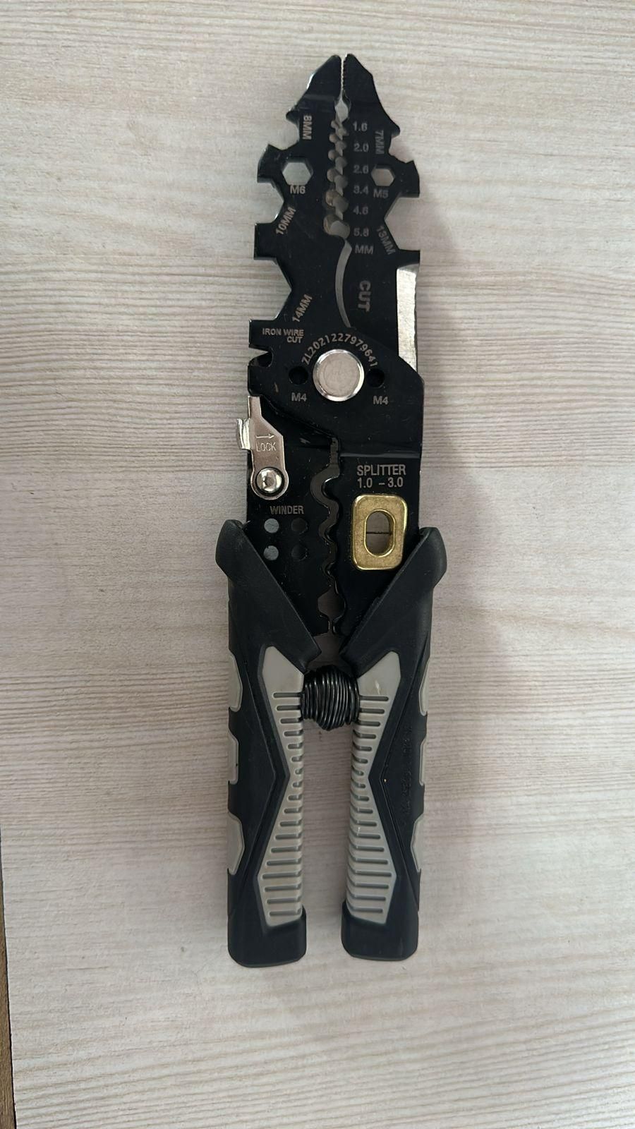 The 25-in-1 wire cutter